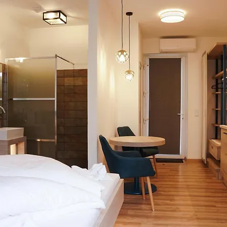 Bed and Breakfast Napsugar Club Es Panzio 3*