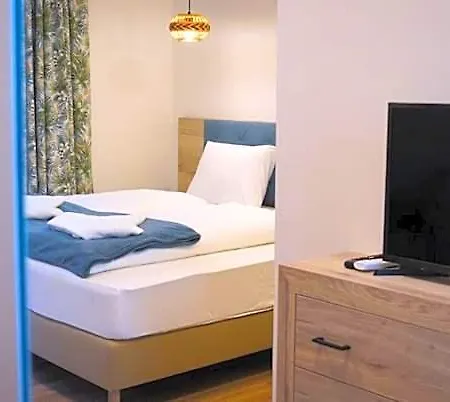 Napsugar Club Es Panzio Bed and Breakfast
