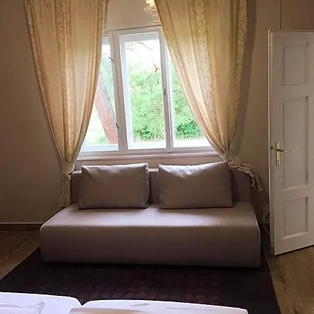 Bed & Breakfast Napsugar Club Es Panzio 3*