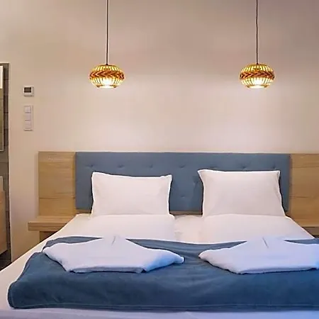 Bed and Breakfast Napsugar Club Es Panzio 3*