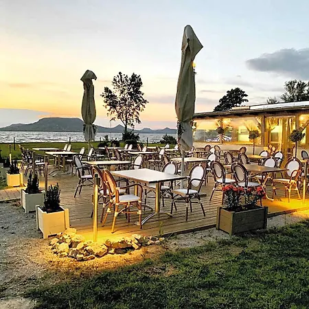 Bed and Breakfast Napsugar Club Es Panzio