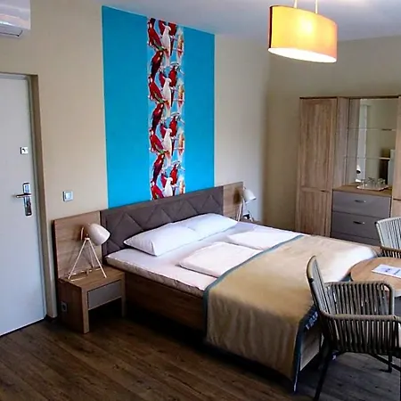 Bed & Breakfast Napsugar Club Es Panzio 3*