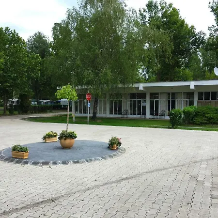 Napsugar Club Es Panzio Nocleg ze śniadaniem Fonyód
